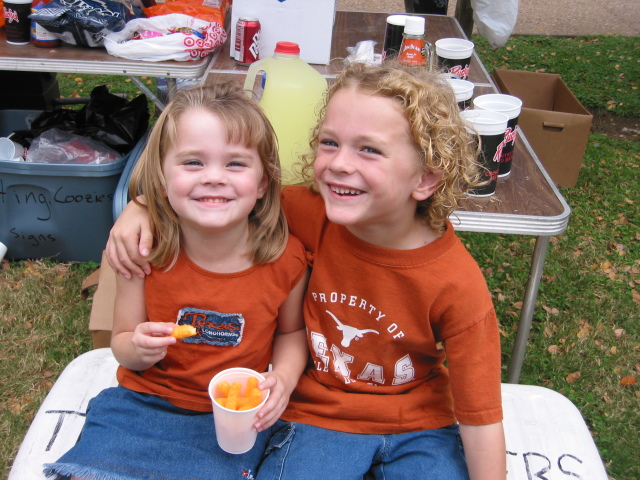 2005/11 November/Tailgate Party Kansas/640x480_IMG_2449.JPG